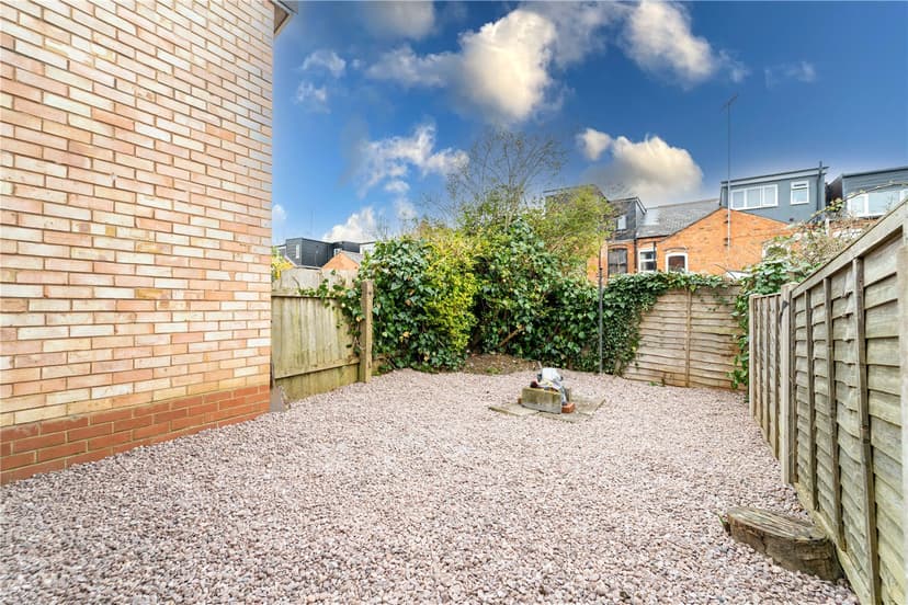 12, Luton Road - Image 2