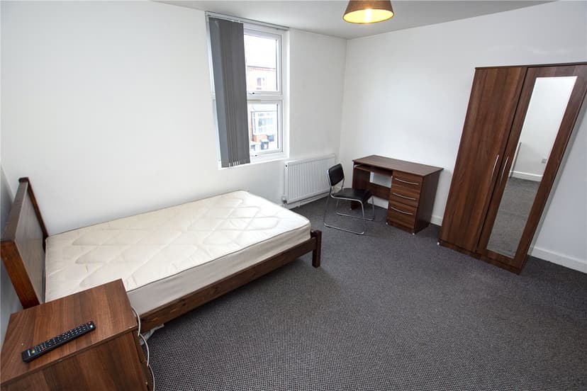 200, Hubert Road - Image 9