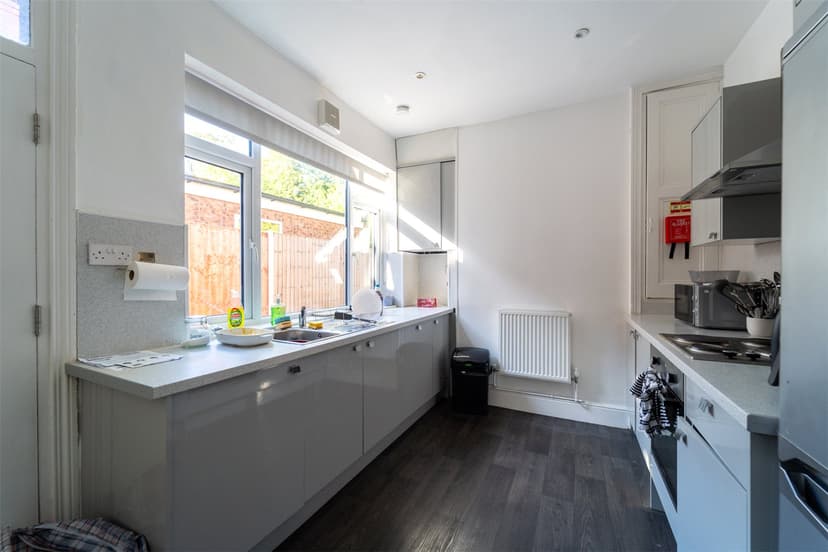 26, Oak Tree Lane - Image 13