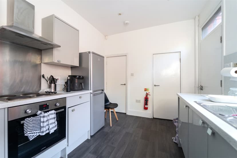 26, Oak Tree Lane - Image 12