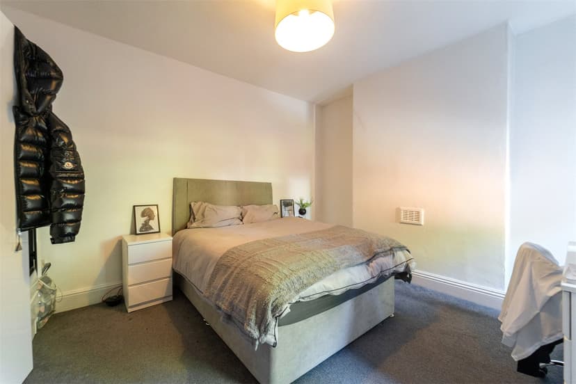 26, Oak Tree Lane - Image 11