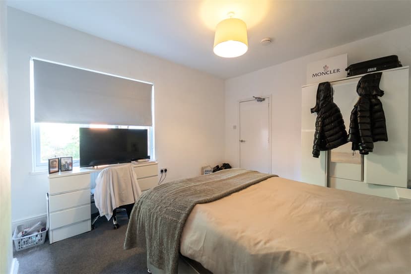 26, Oak Tree Lane - Image 10