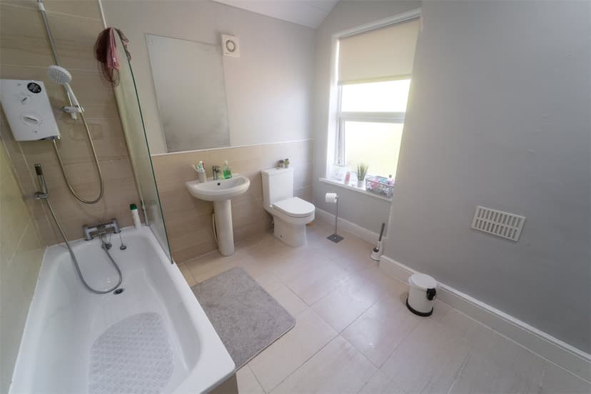 26, Oak Tree Lane - Image 5