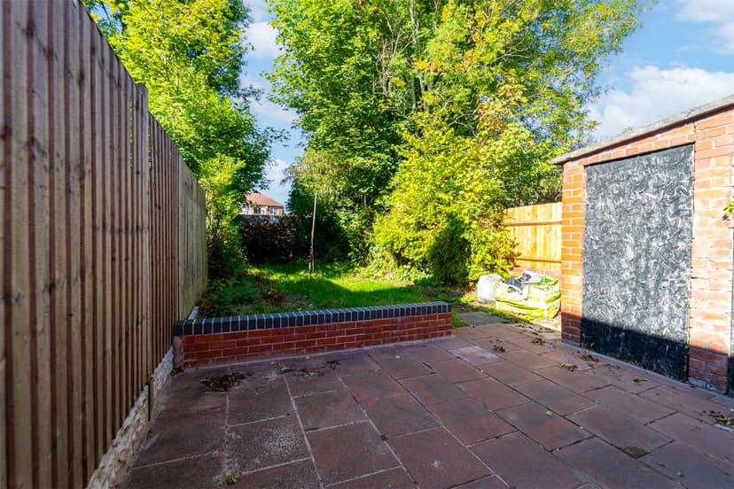 26, Oak Tree Lane - Image 4