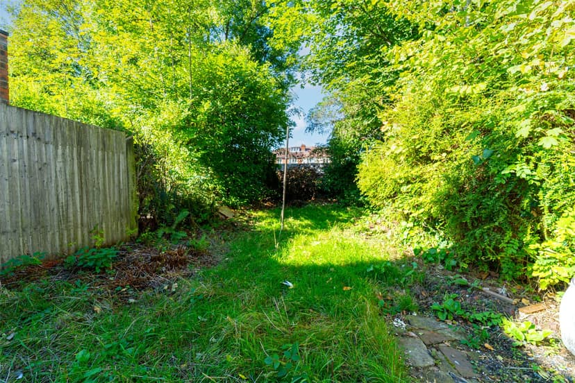 26, Oak Tree Lane - Image 3