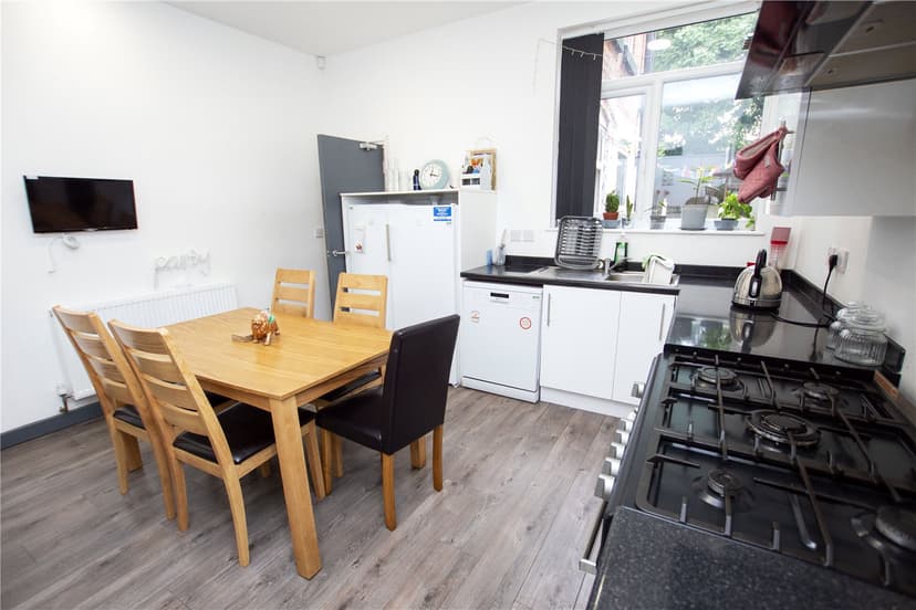 1032, Pershore Road - Image 8