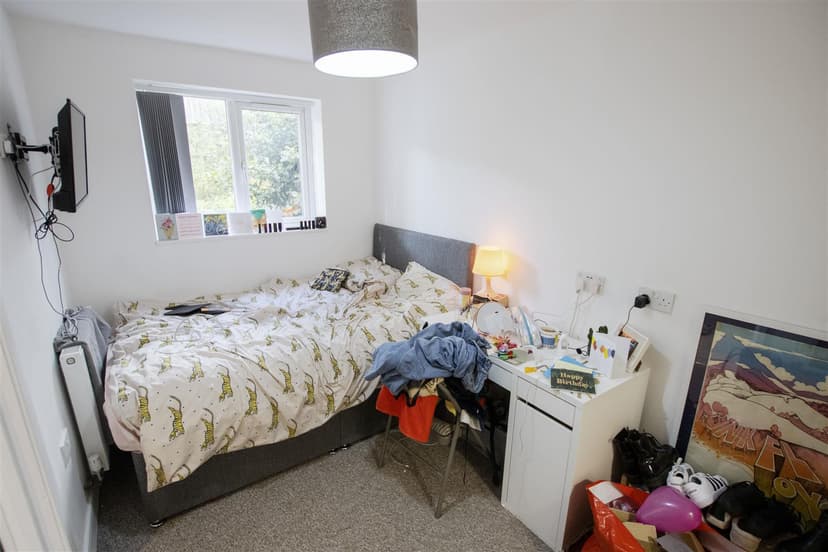 82, Heeley Road - Image 3
