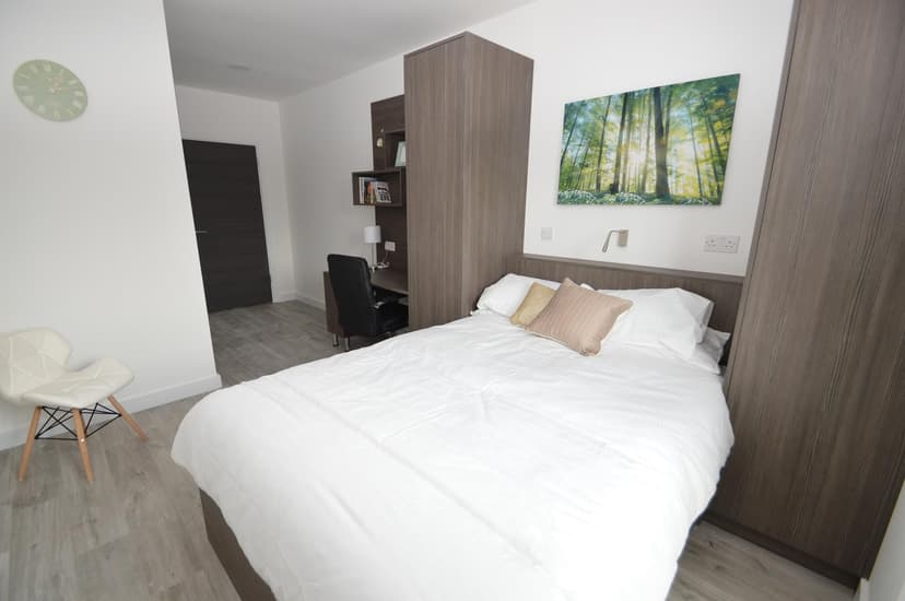 QED, Studio 105, Frederick Road - Image 2