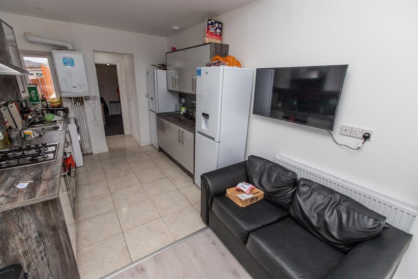 Winnie Road - Image 9