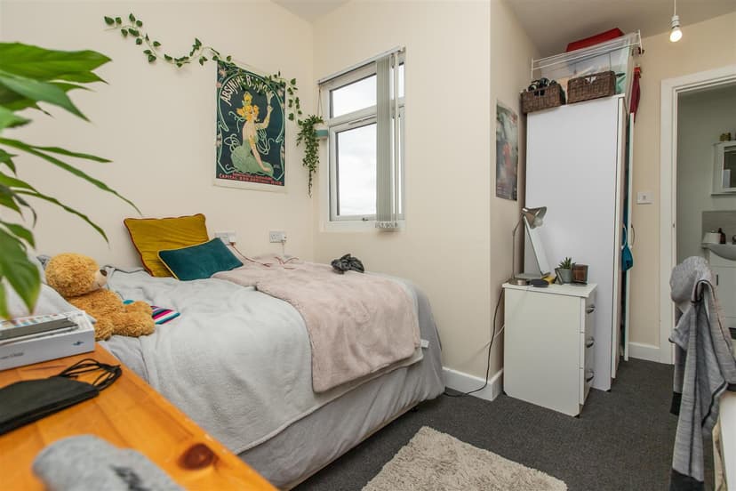 Winnie Road - Image 2