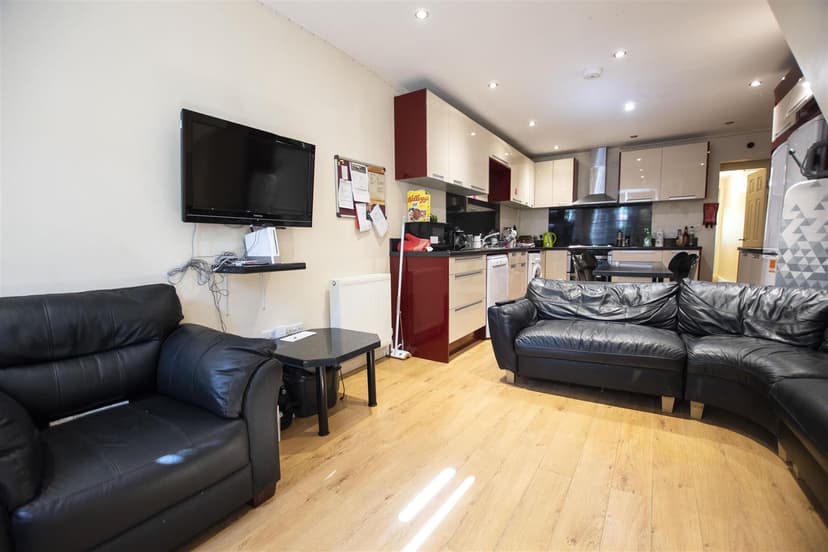 233, Dawlish Road - Image 11