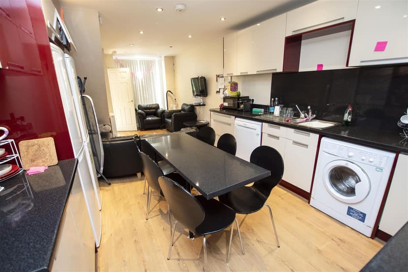 233, Dawlish Road - Image 10