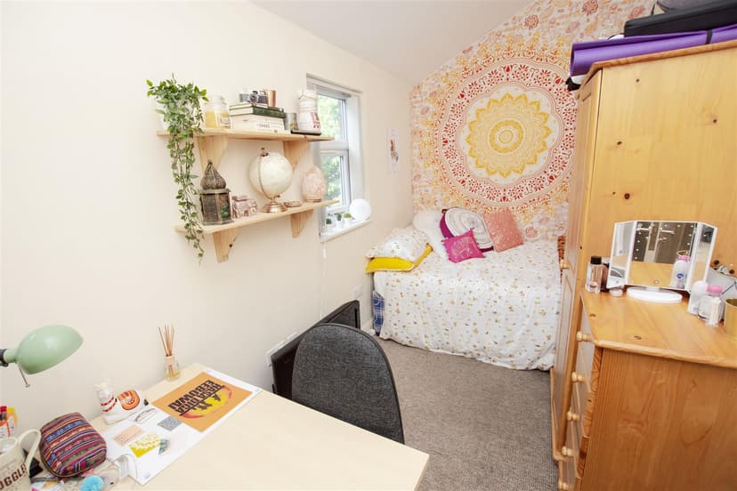 233, Dawlish Road - Image 9