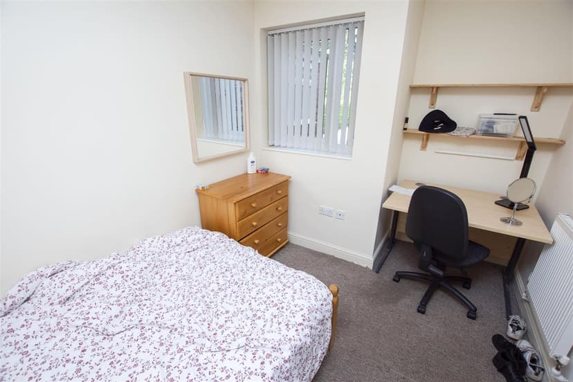 233, Dawlish Road - Image 7