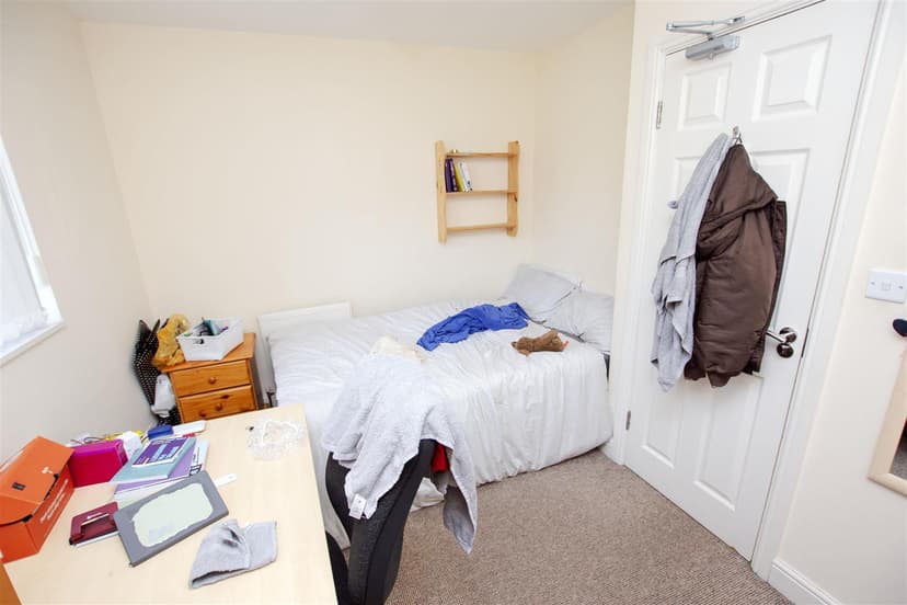 233, Dawlish Road - Image 4