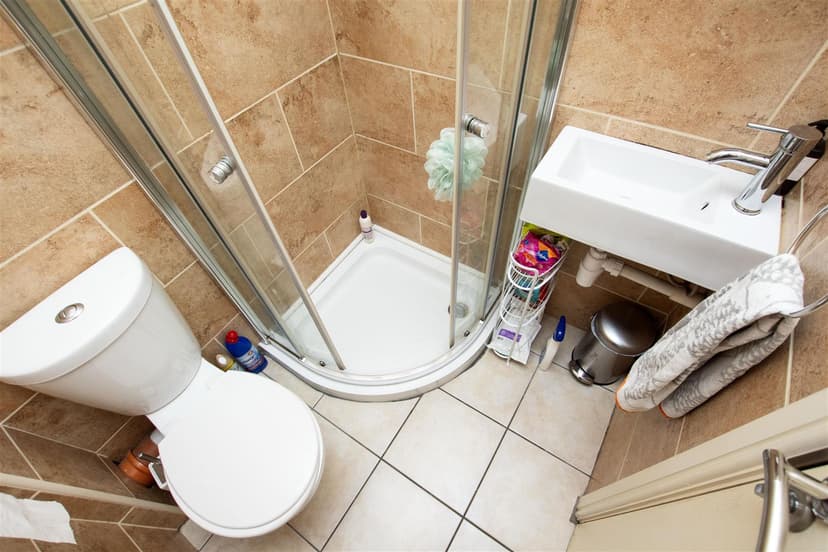 233, Dawlish Road - Image 2