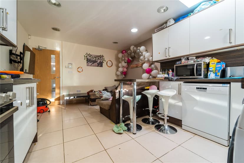 308, Tiverton Road - Image 11