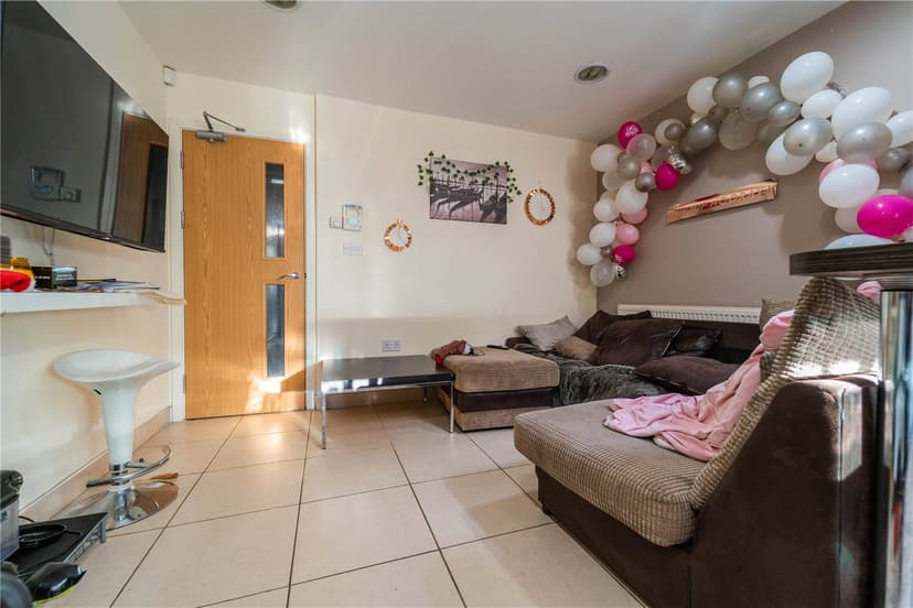 308, Tiverton Road - Image 10