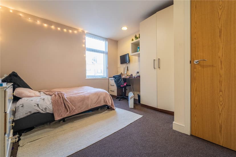 308, Tiverton Road - Image 3