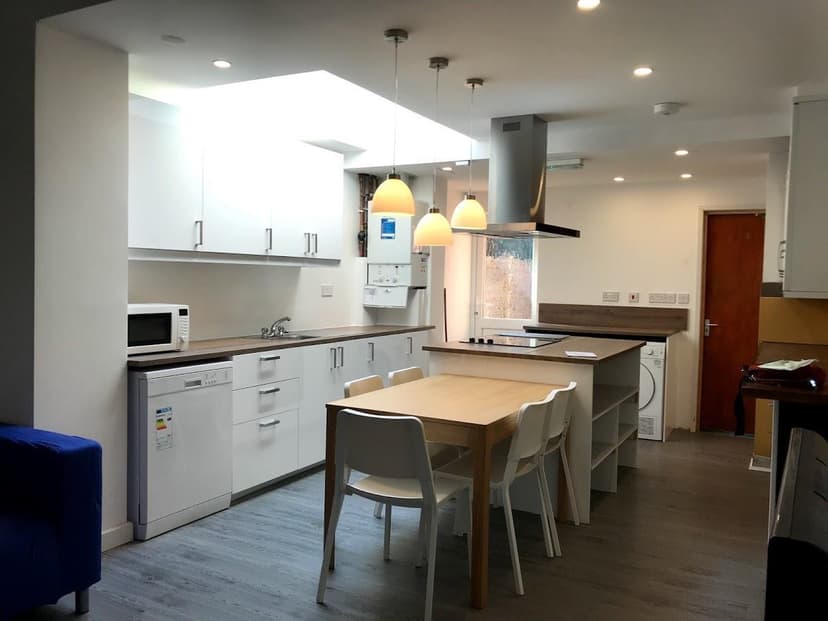 Alton Road - Image 14