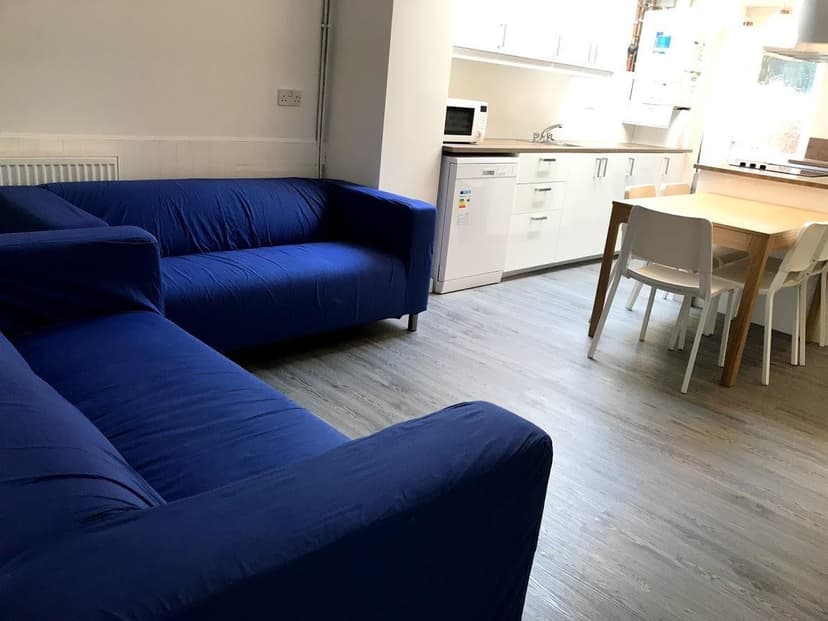 Alton Road - Image 13