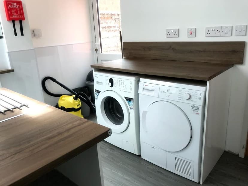 Alton Road - Image 10