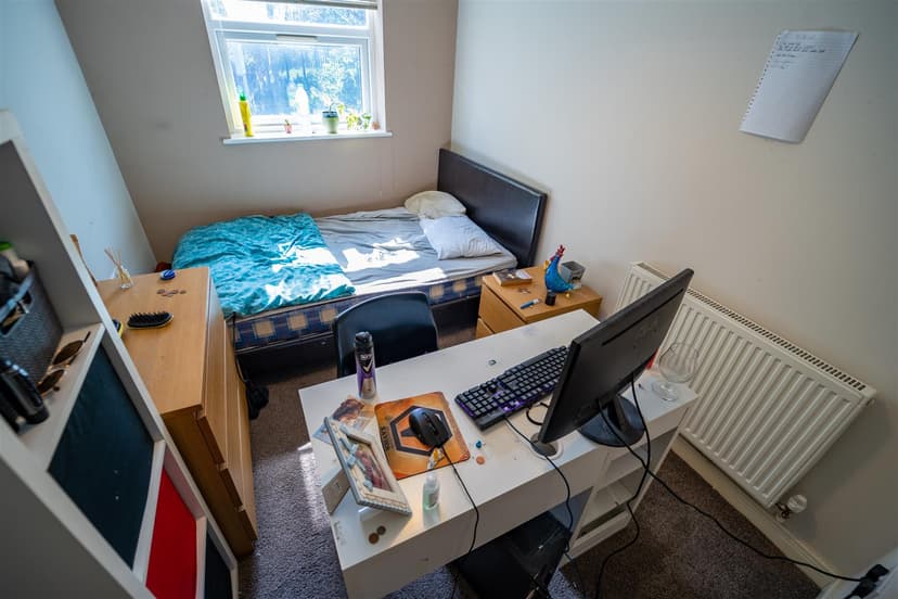 Heeley Road - Image 14