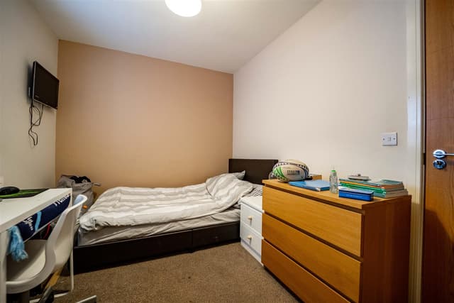 Heeley Road - Image 11