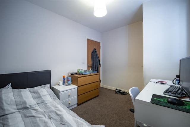 Heeley Road - Image 9