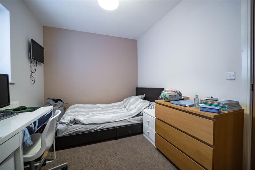 Heeley Road - Image 8