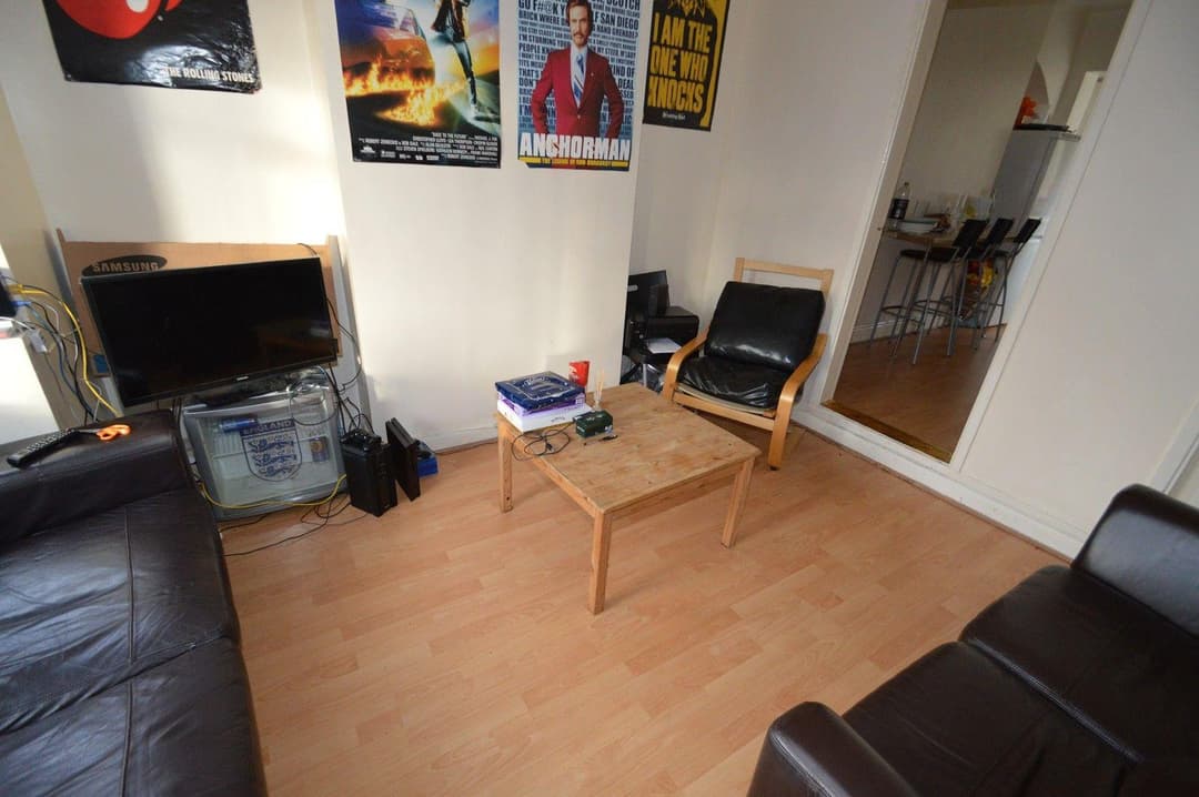 Room 5, First Floor Rear Right, Selly Hill Road