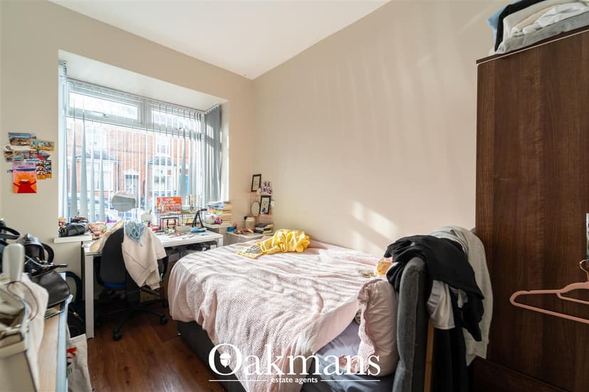 Room 6, Luton Road - Image 8