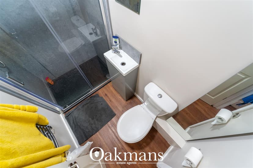 Room 6, Luton Road - Image 1