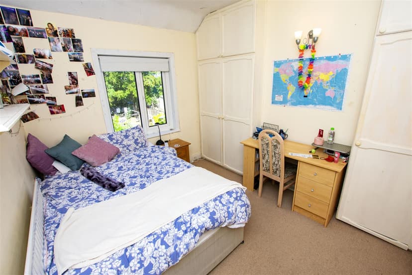5, Umberslade Road - Image 4