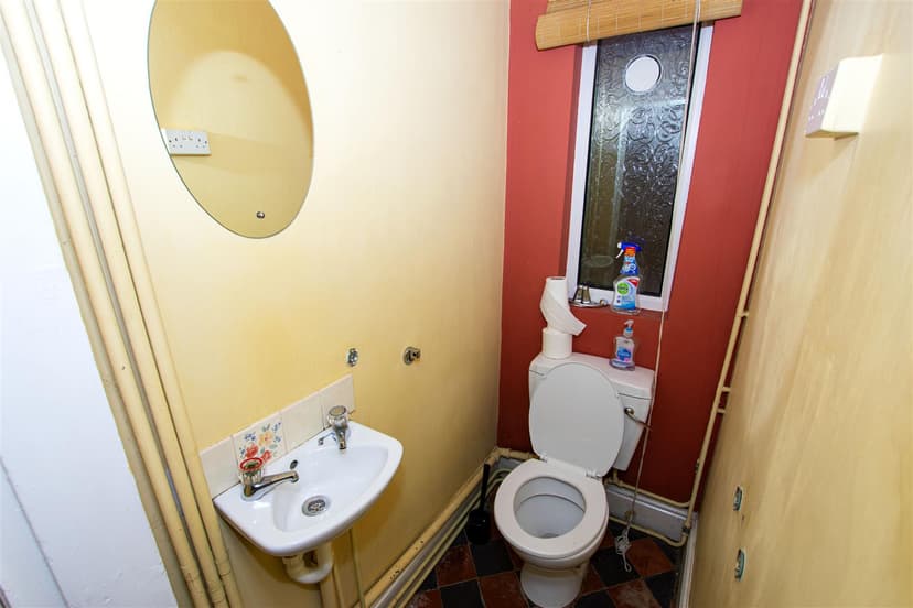 5, Umberslade Road - Image 1