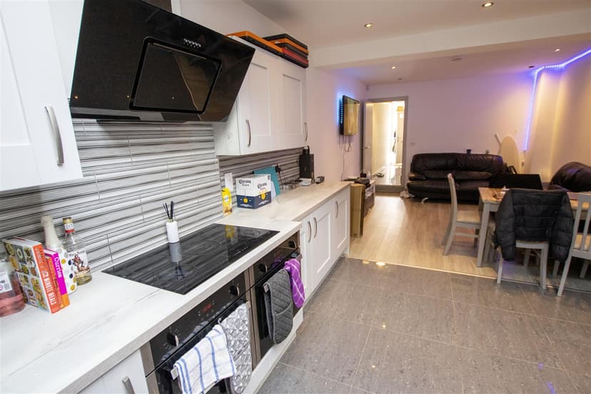 195, Heeley Road - Image 13