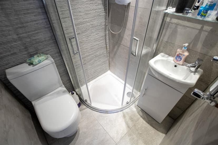 195, Heeley Road - Image 3