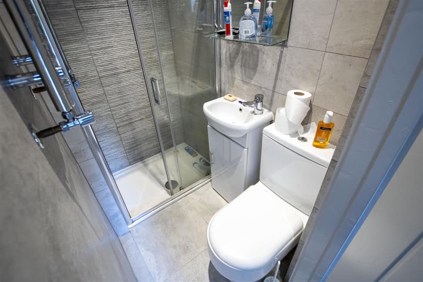 195, Heeley Road - Image 1