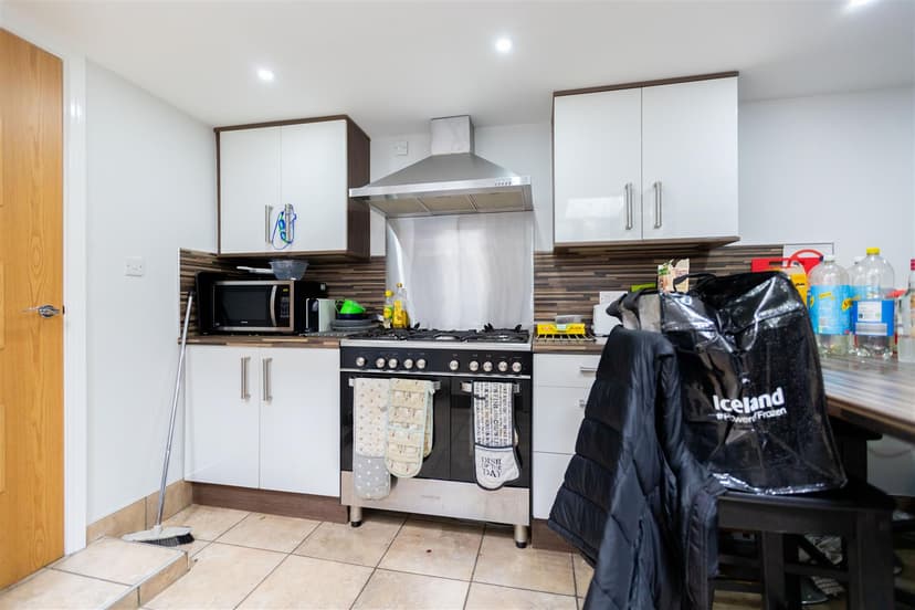 31, Luton Road - Image 21