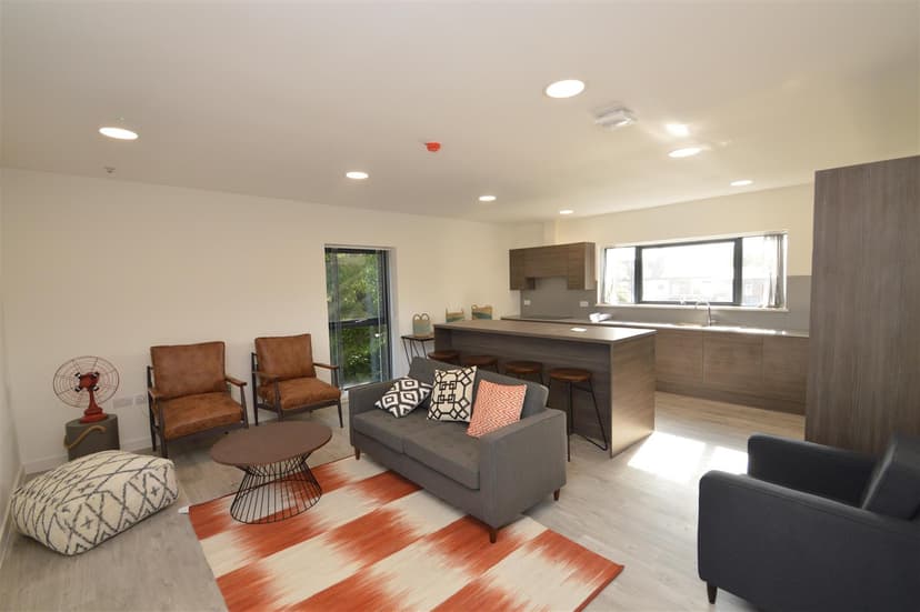 QED, 106D, Frederick Road - Image 5