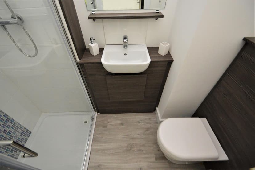 QED, Studio 11, Frederick Road - Image 3