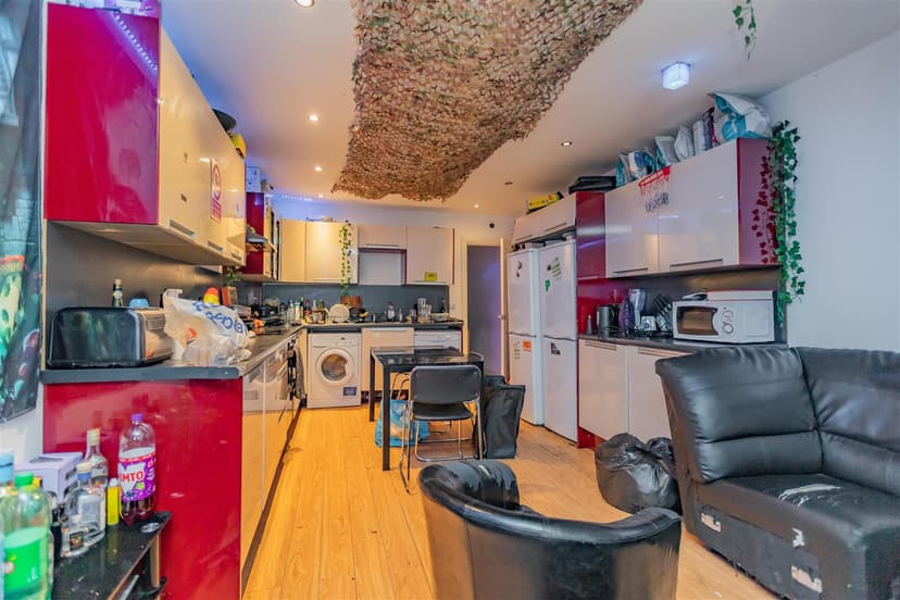 205, Dawlish Road - Image 11