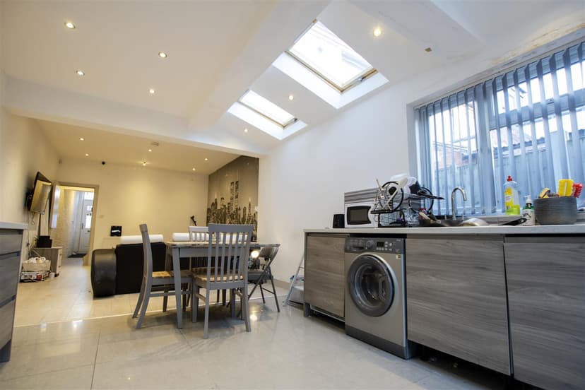 140, Tiverton Road - Image 10