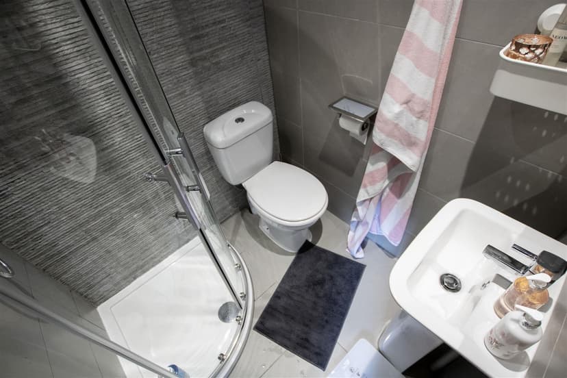 73, Harrow Road - Image 3