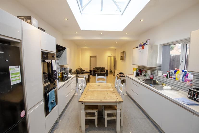 36, Luton Road - Image 10