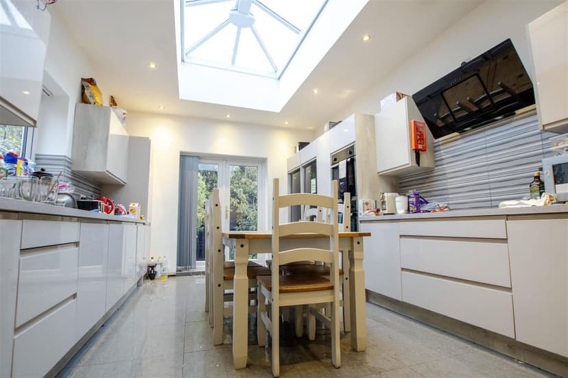 36, Luton Road - Image 9