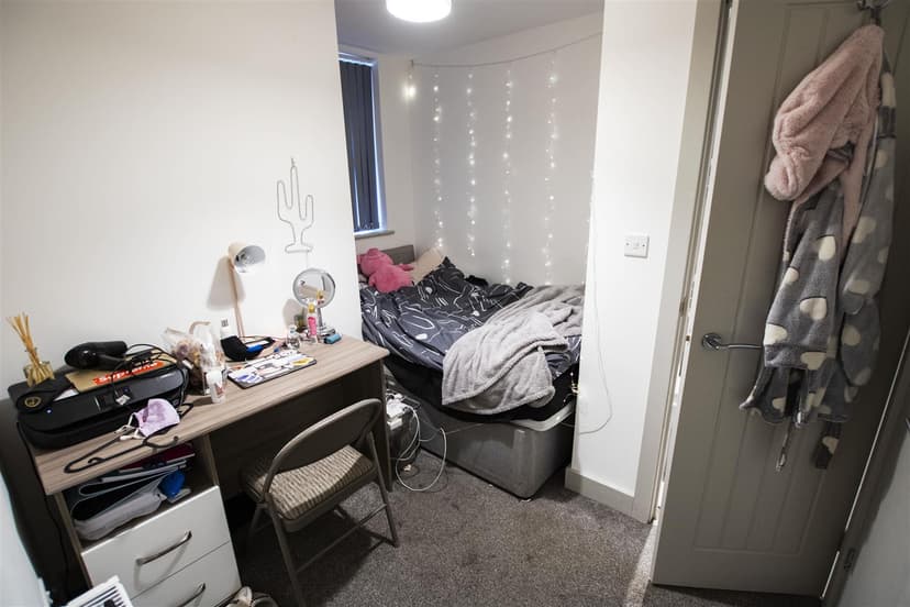 36, Luton Road - Image 5