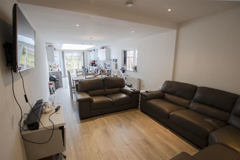 13, Luton Road - Image 11