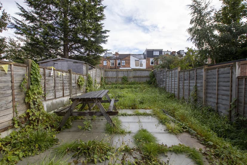 13, Luton Road - Image 1