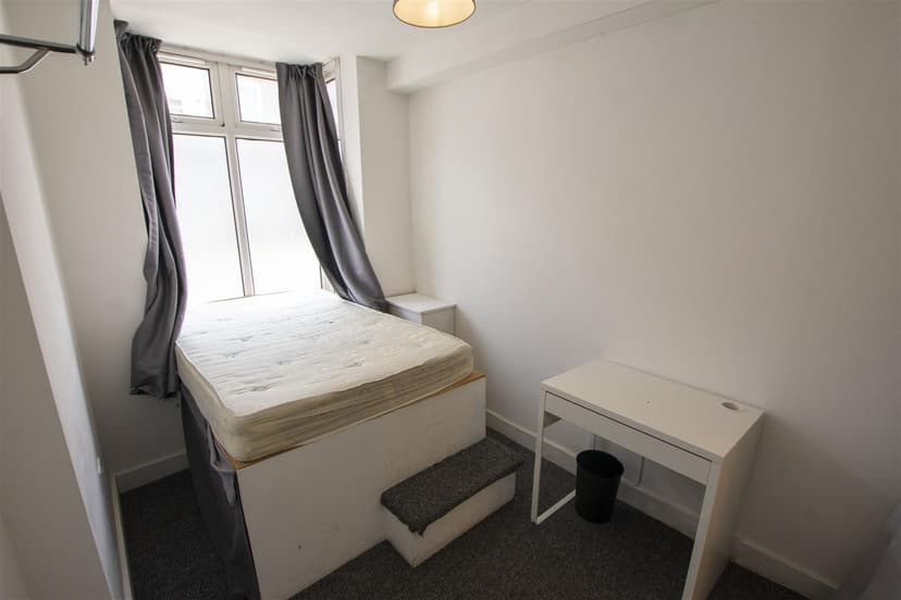 24, George Road - Image 13